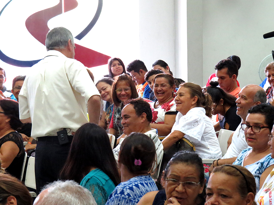 Padre Antonello prega em Manaus