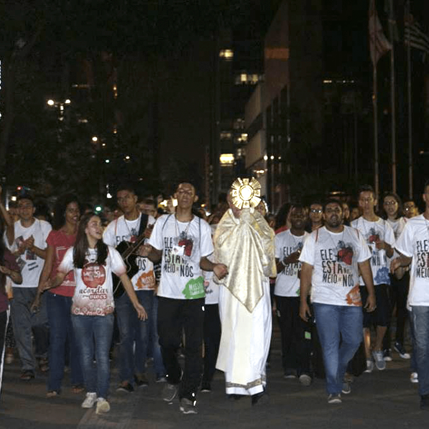 Procissão eucarística na Avenida Paulista