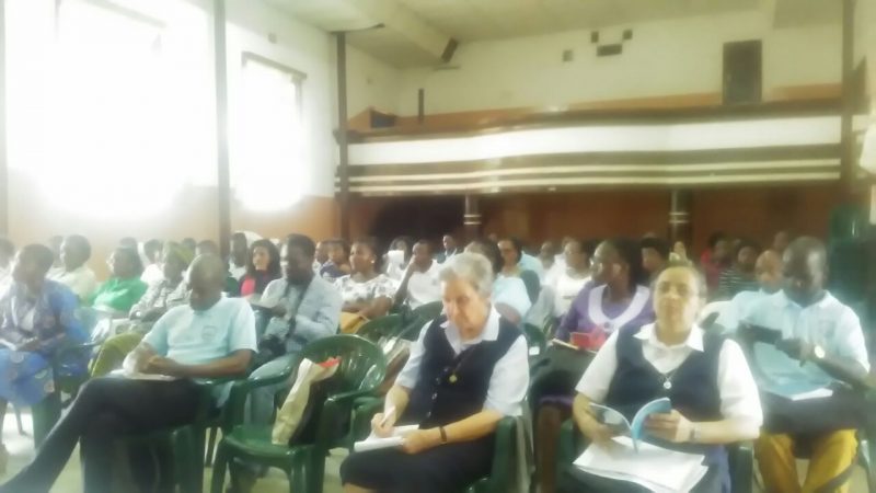 Voluntário ministra palestra para Pastoral da Comunicação em Moçambique