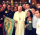 Jovens latino-americanos-com o Papa Francisco