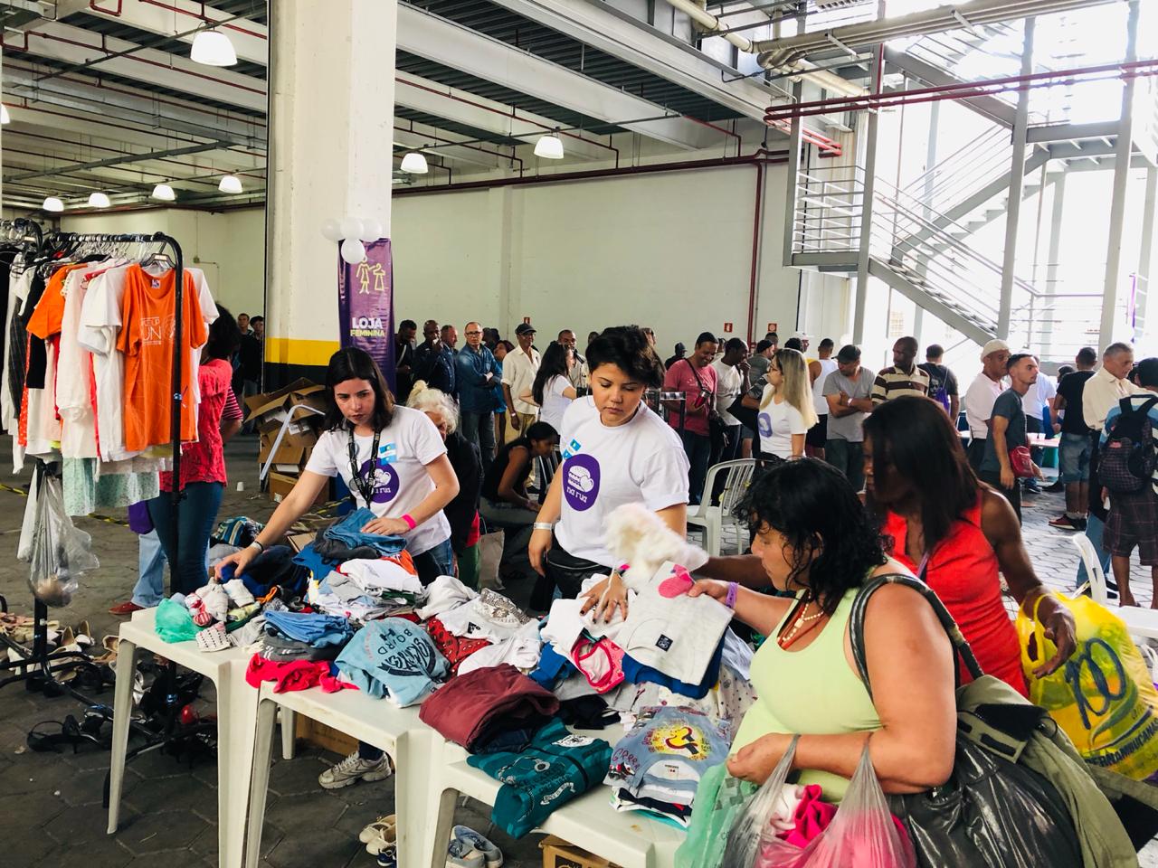 bazar para os irmãos de rua