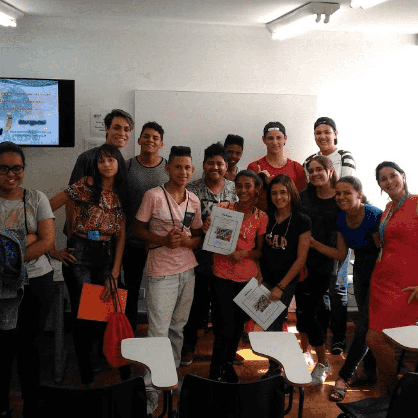 Jovens do Moinho no Instituto Via de Acesso