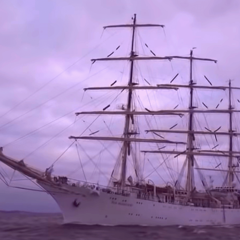 Barco "Dar Mlodziezy"