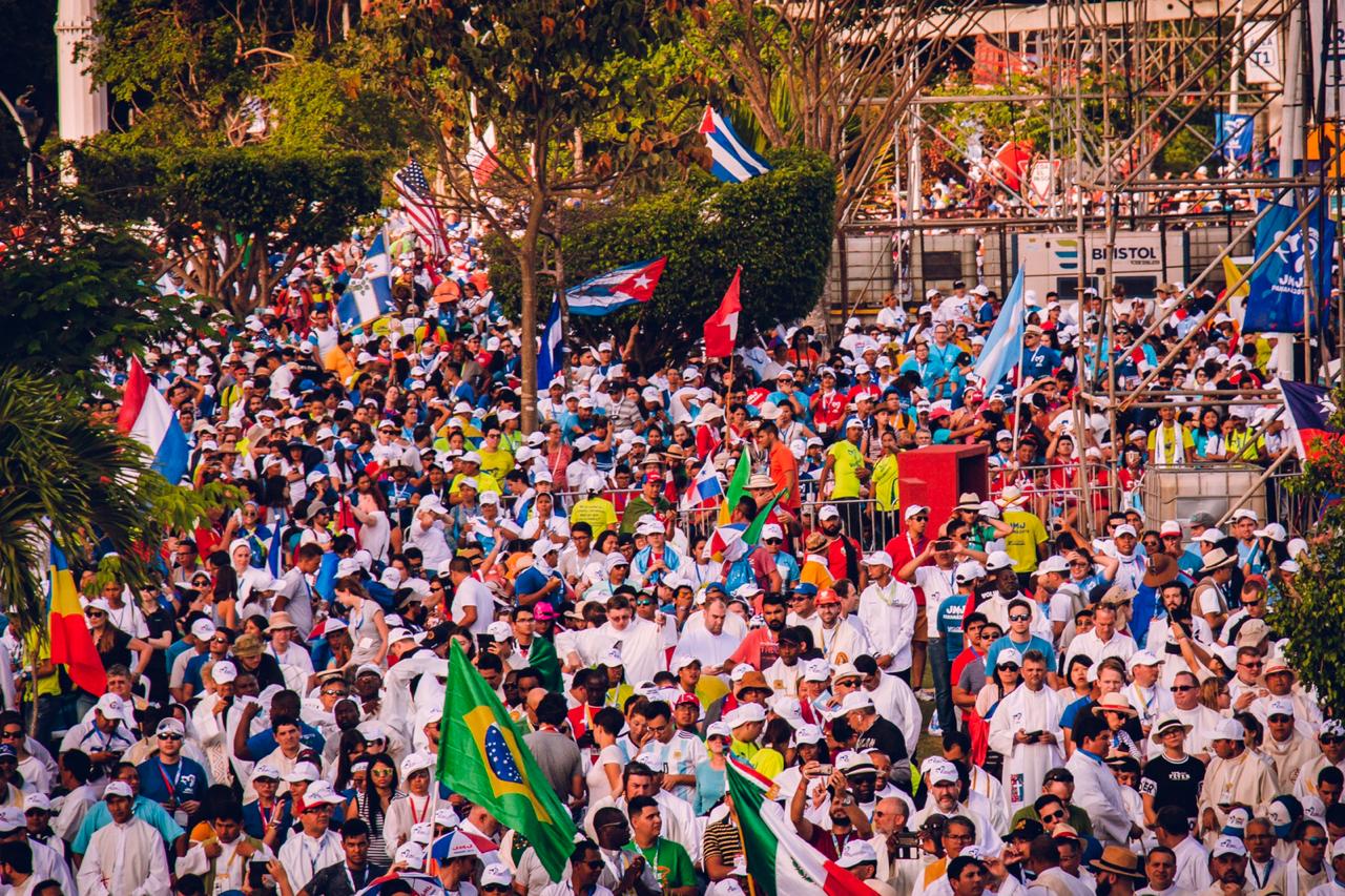 Jovens participam da Missa de Abertura da JMJ Panamá