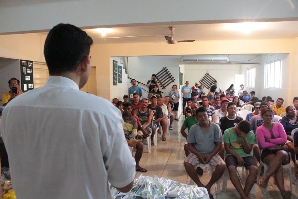 Momento de conversa com os atendidos do projeto Casa Restaura-me.