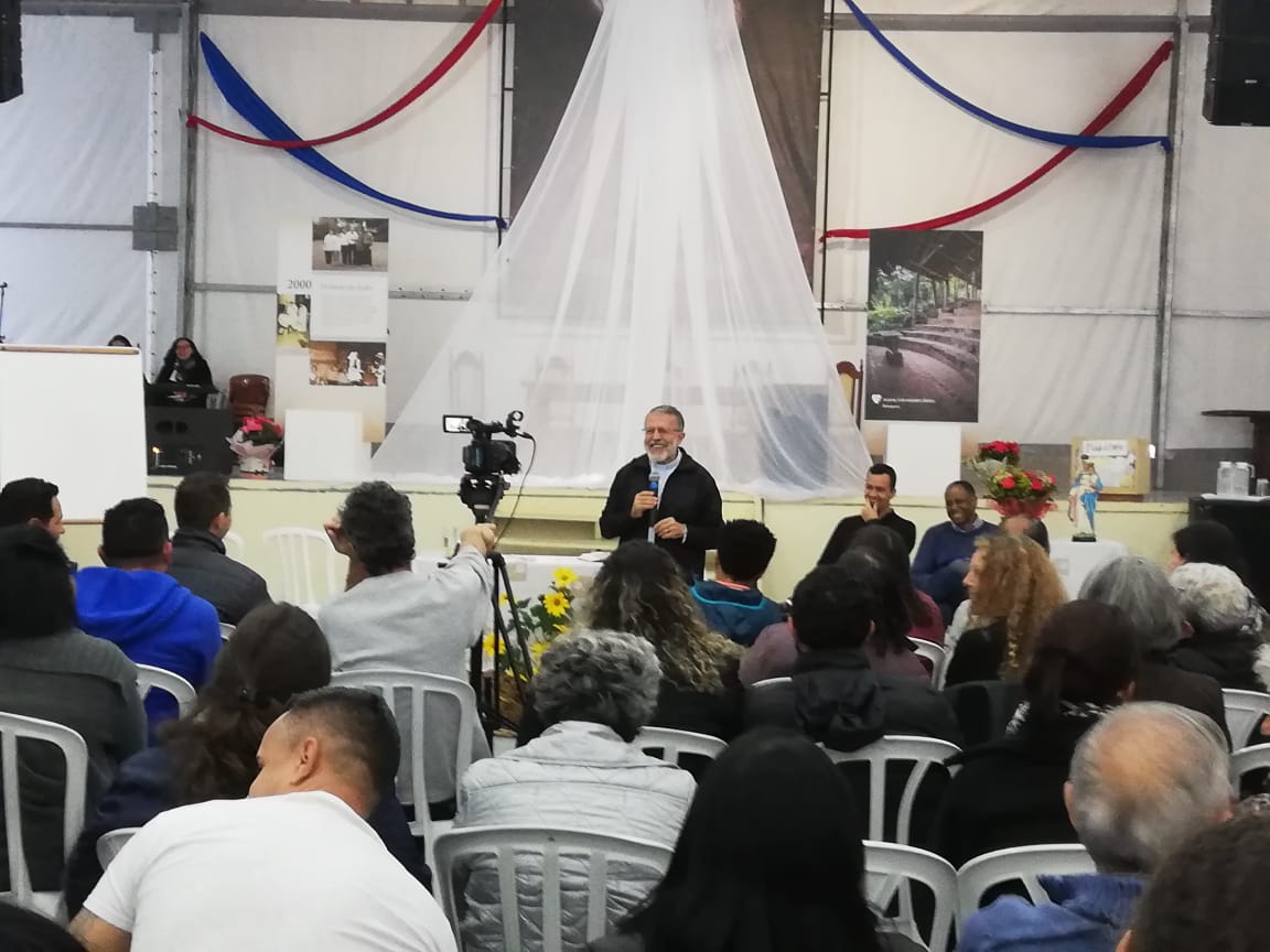 Padre João Henrique no Desperta povo Meu