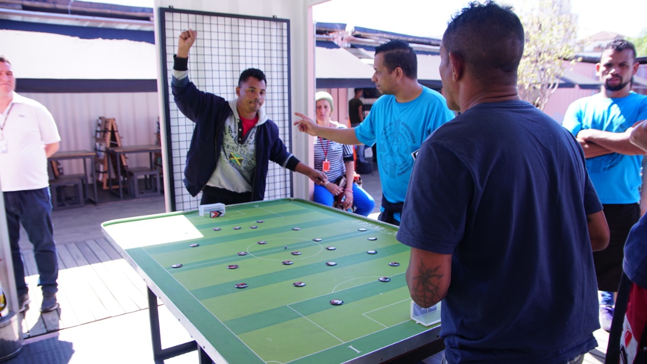 Competição de futebol de botão