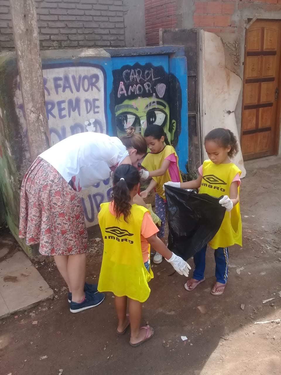 Uma gincana foi promovida para tornar a atividade mais divertida.